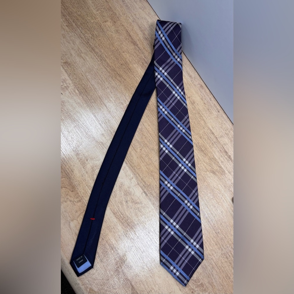 Tommy Hilfiger Men’s Navy Blue & Light Blue Plaid Silk Blend Tie
